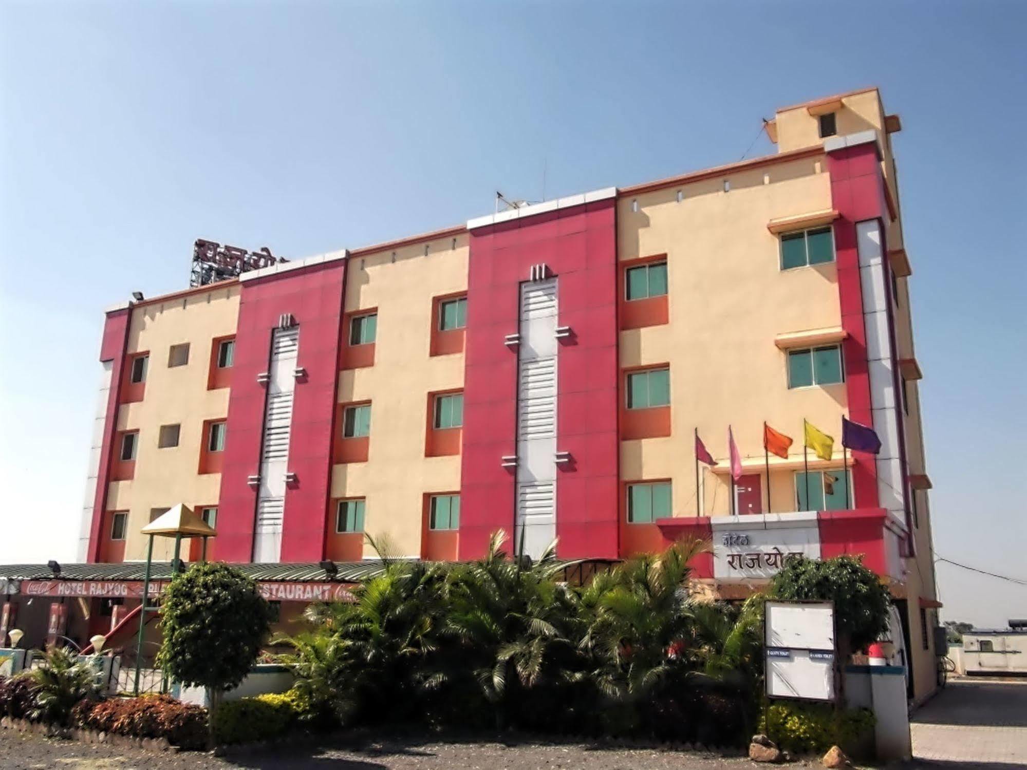 Hotel Rajyog Ranjangaon Ganpati Buitenkant foto