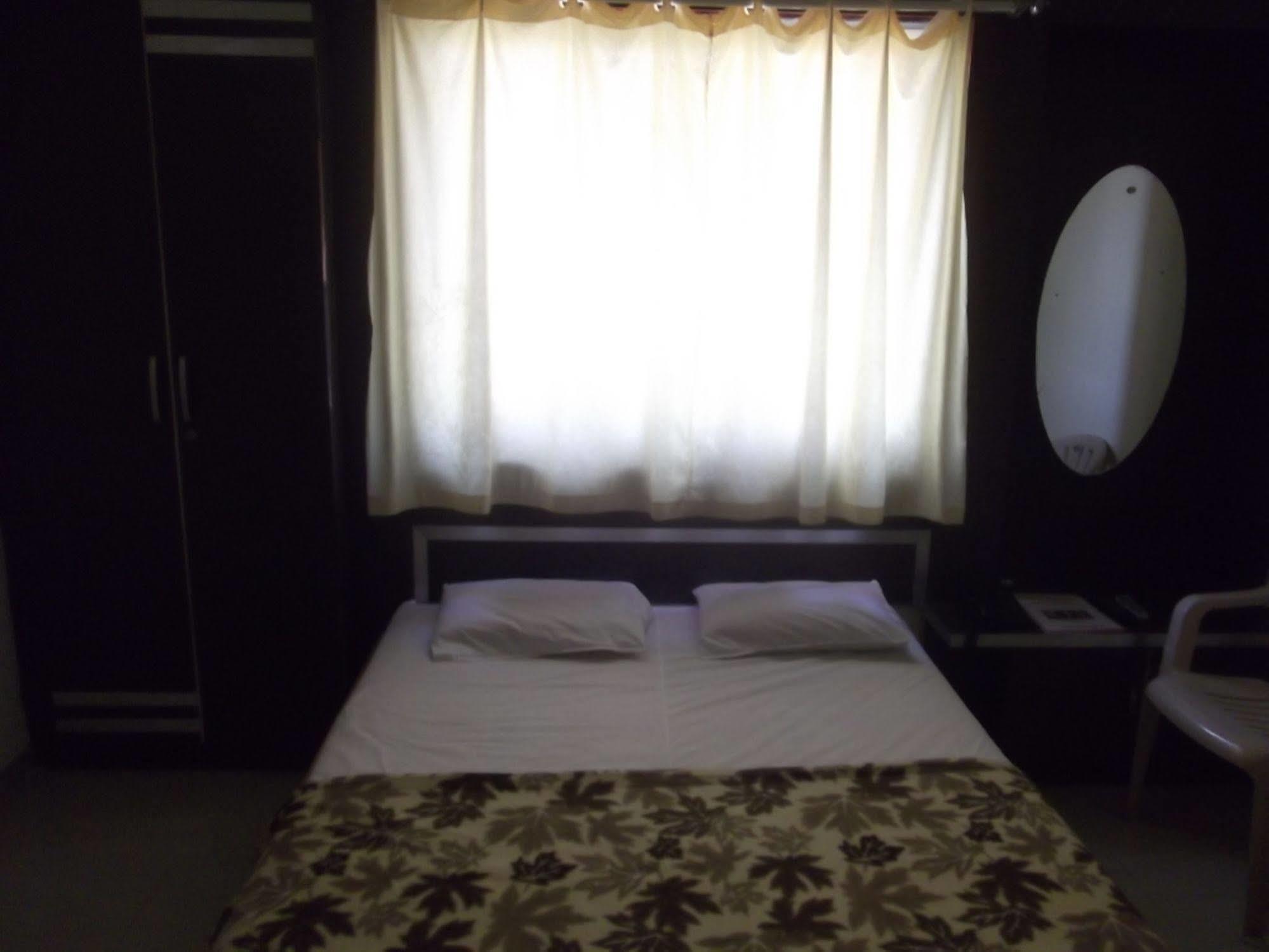 Hotel Rajyog Ranjangaon Ganpati Buitenkant foto