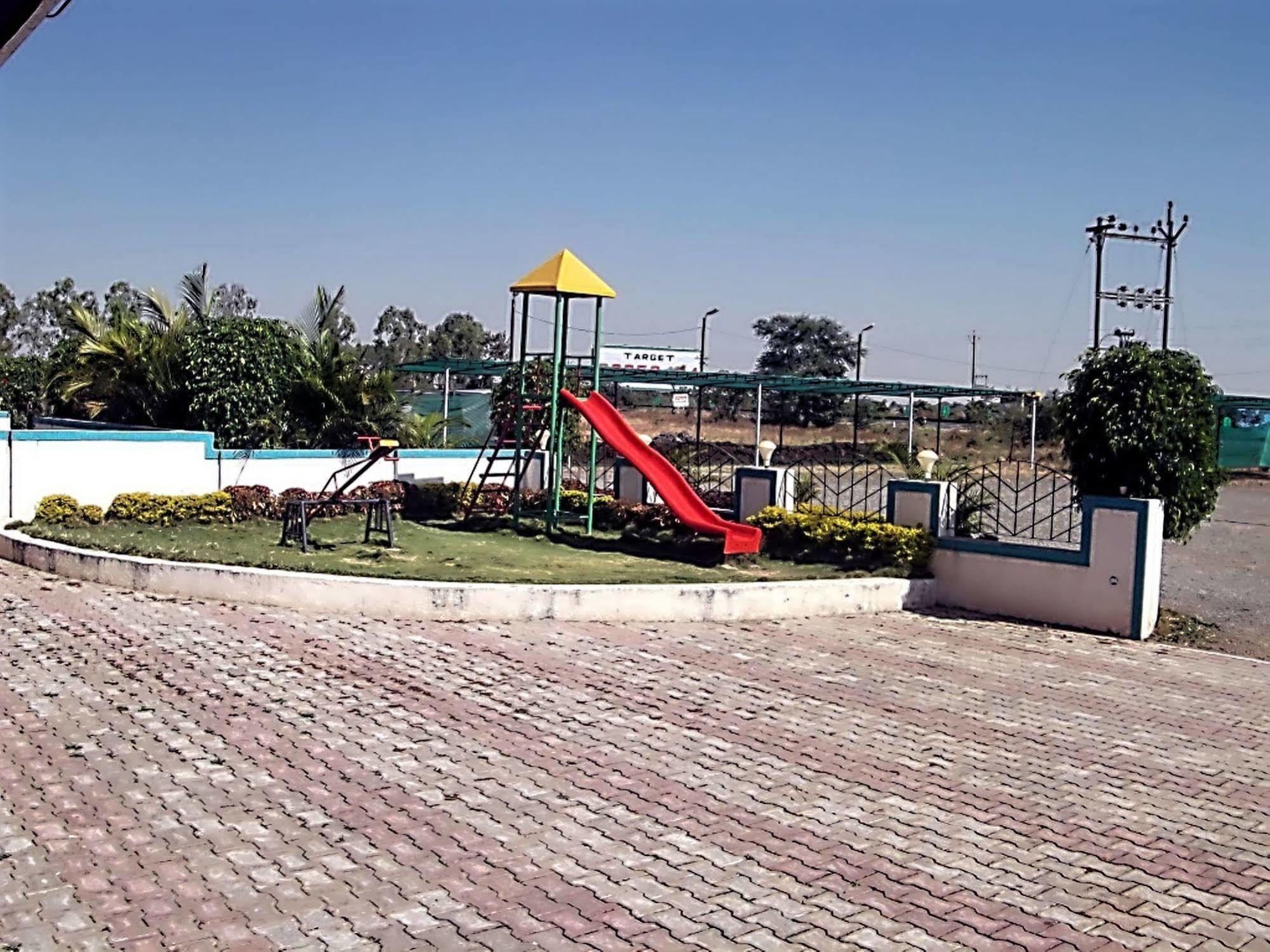 Hotel Rajyog Ranjangaon Ganpati Buitenkant foto